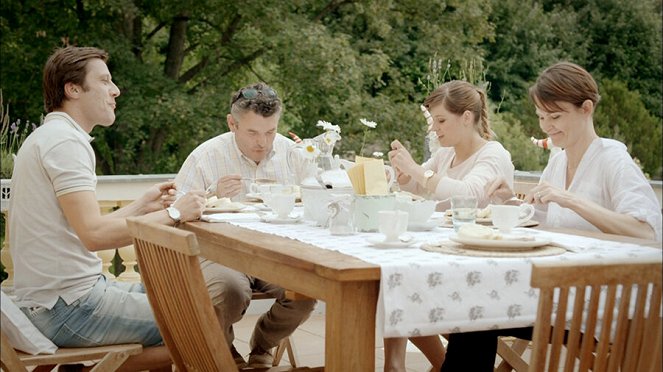 Škoda lásky - Družička - De la película - Marek Geišberg, Jiří Štrébl, Klára Melíšková