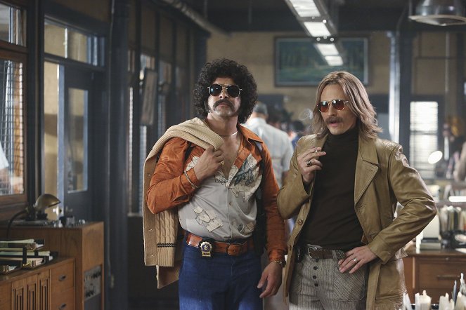 Castle - Season 6 - That '70s Show - Photos - Jon Huertas, Seamus Dever