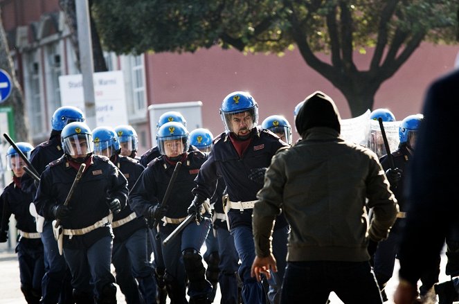 ACAB: Všichni policajti jsou parchanti - Z filmu