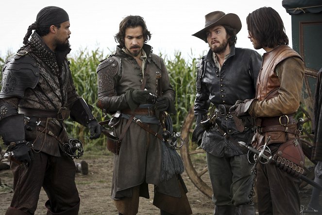 The Musketeers - A Marriage of Inconvenience - Photos - Howard Charles, Santiago Cabrera, Tom Burke