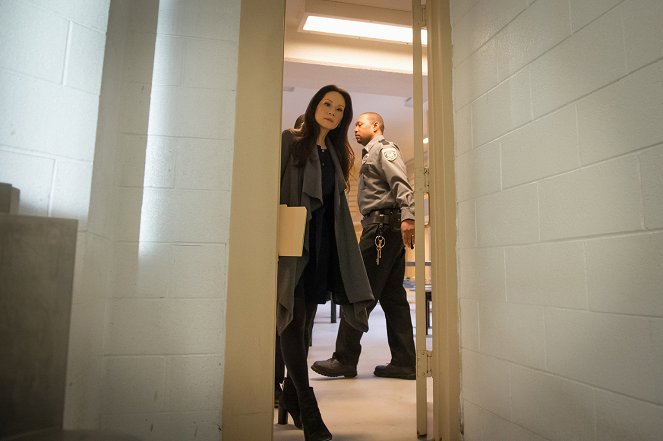 Elementary - The Best Way Out Is Always Through - Film - Lucy Liu