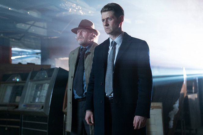 Gotham - Season 3 - Geister - Filmfotos - Donal Logue, Ben McKenzie
