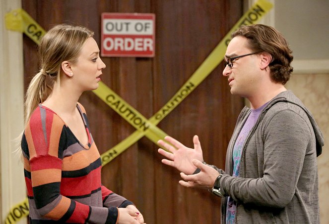 The Big Bang Theory - Wenn Männer Händchen halten... - Filmfotos - Kaley Cuoco, Johnny Galecki