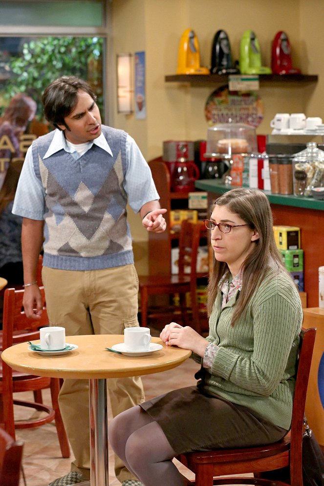 The Big Bang Theory - The Friendship Turbulence - Photos - Kunal Nayyar, Mayim Bialik