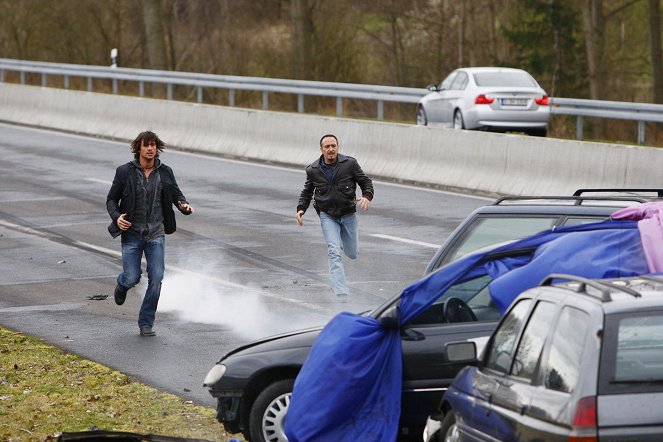 Alarm für Cobra 11 - Die Autobahnpolizei - Unter Druck - Filmfotos - Tom Beck, Erdogan Atalay