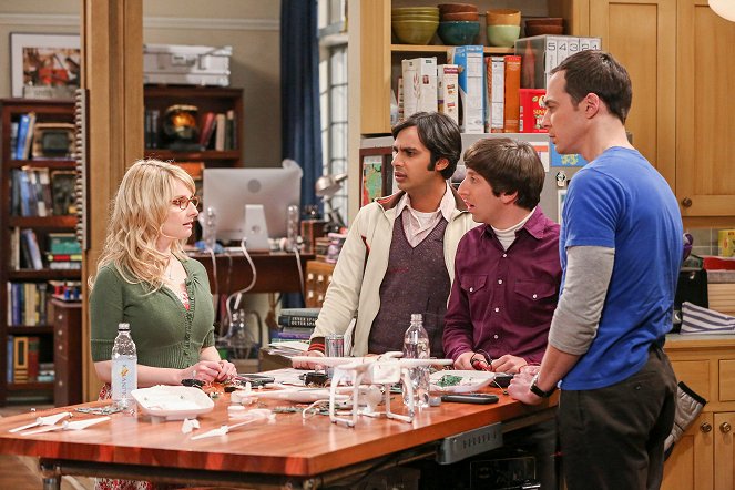 The Big Bang Theory - Angriff der Killerdrohne - Filmfotos - Melissa Rauch, Kunal Nayyar, Simon Helberg, Jim Parsons