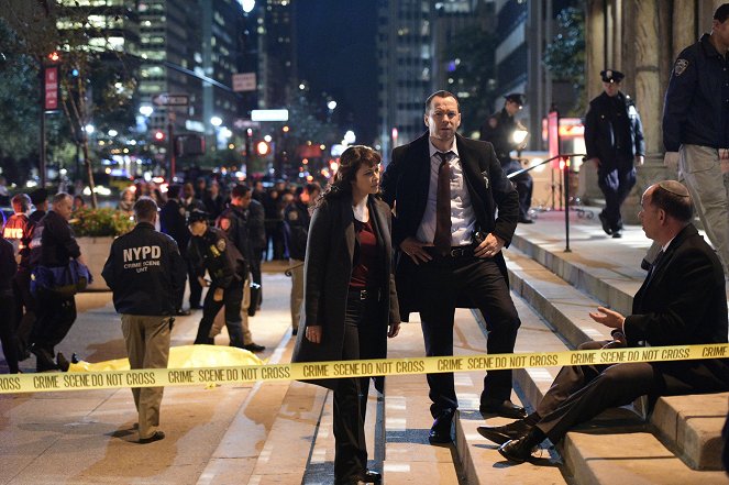 Blue Bloods - Crime Scene New York - Under the Gun - Photos - Marisa Ramirez, Donnie Wahlberg