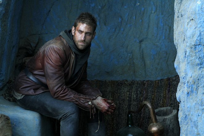 Emerald City - Prison of the Abject - Do filme - Oliver Jackson-Cohen