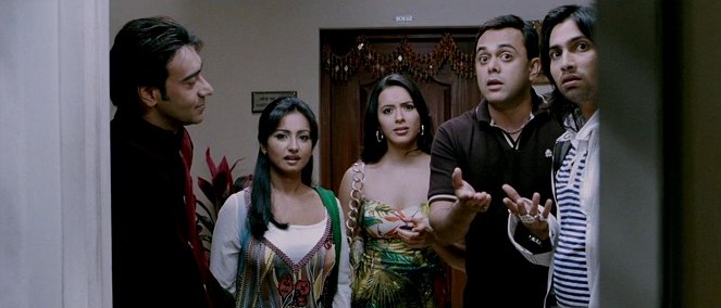 Ty i ja - Z filmu - Ajay Devgan, Divya Dutta, Isha Sharvani, Sumeet Raghvan, Karan Khanna