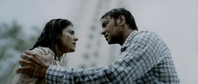 U Me Aur Hum - Filmfotók - Kajol, Ajay Devgan
