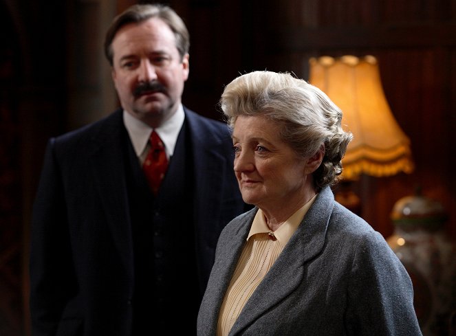 Agatha Christie's Marple - Season 5 - The Pale Horse - Photos - Neil Pearson, Julia McKenzie