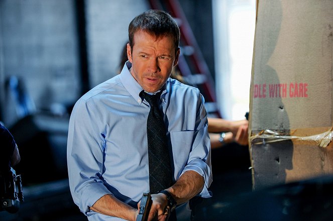 Blue Bloods - Crime Scene New York - Season 2 - Critical Condition - Photos - Donnie Wahlberg