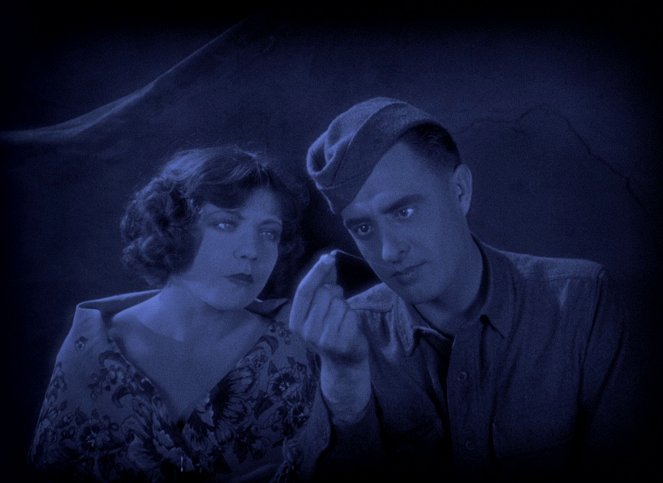 A nagy parádé - Filmfotók - Renée Adorée, John Gilbert