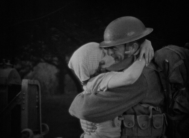 Die grosse Parade - Filmfotos - Renée Adorée, John Gilbert