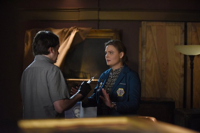 Bones - The Final Chapter - The Hope in the Horror - Photos - Emily Deschanel