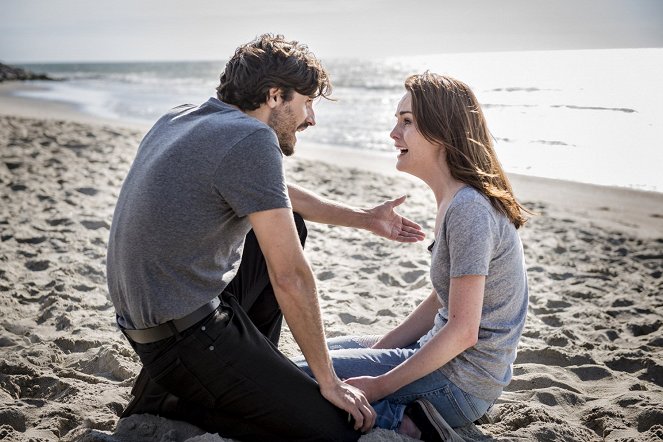 Good Behavior - For You I'd Go with Strawberry - Film - Juan Diego Botto, Michelle Dockery