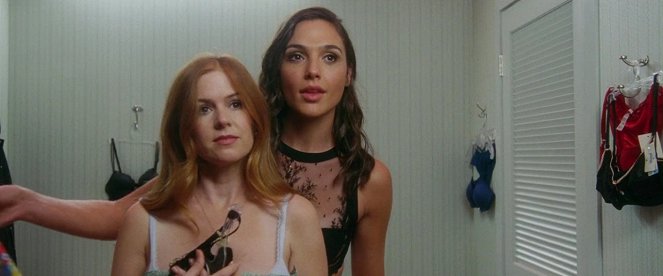 Keeping Up with the Joneses - Do filme - Isla Fisher, Gal Gadot
