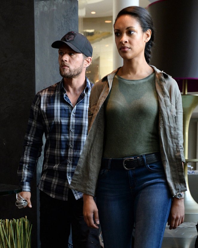 Shooter - Red on Red - Do filme - Ryan Phillippe, Cynthia Addai-Robinson
