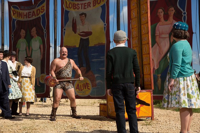 American Horror Story - Test of Strength - Photos - Michael Chiklis