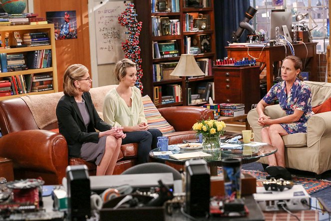 The Big Bang Theory - The Maternal Combustion - Van film - Christine Baranski, Kaley Cuoco, Laurie Metcalf