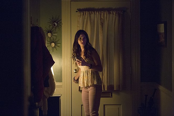 The Vampire Diaries - Season 8 - Hello Brother - Van film - Kristen Gutoskie
