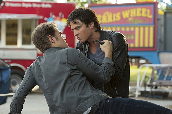 The Vampire Diaries - Season 8 - Coming Home Was a Mistake - Photos - Paul Wesley, Ian Somerhalder