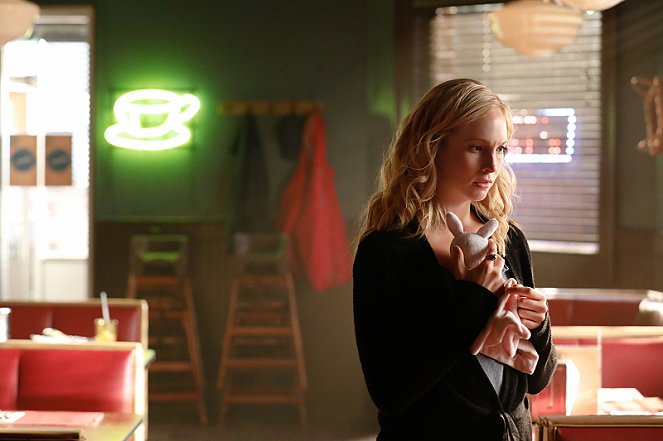 The Vampire Diaries - Season 8 - Pakt mit dem Teufel - Filmfotos - Candice King