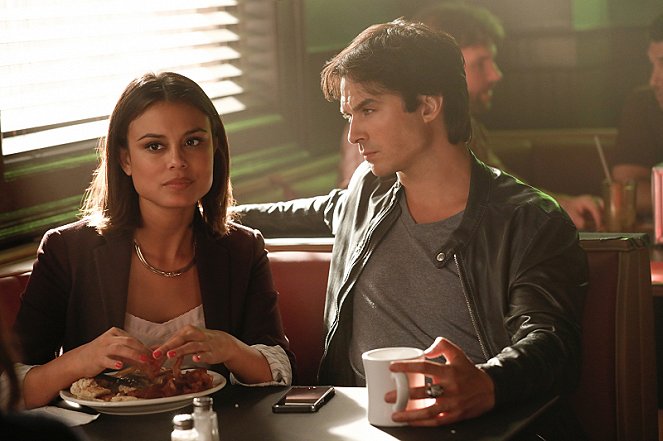 The Vampire Diaries - Season 8 - Detoured on Some Random Backwoods Path to Hell - Photos - Nathalie Kelley, Ian Somerhalder