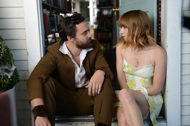 The Pretty One - Van film - Jake Johnson, Zoe Kazan