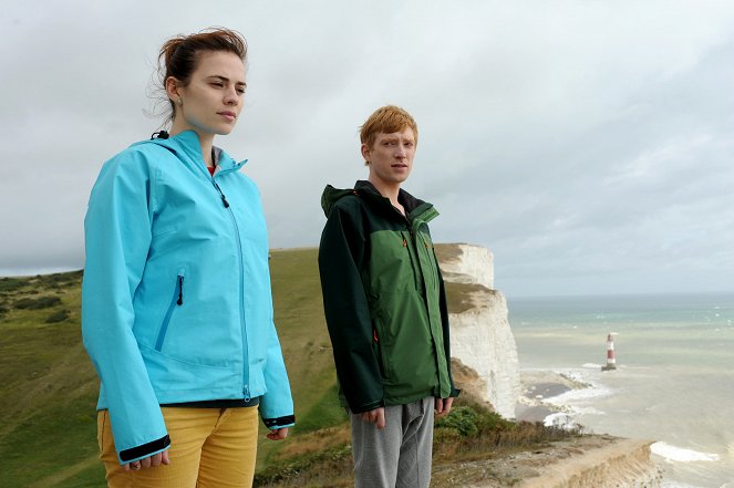 Black Mirror - Be Right Back - Photos - Hayley Atwell, Domhnall Gleeson