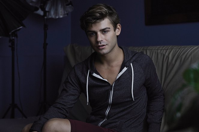 King Cobra - Filmfotók - Garrett Clayton