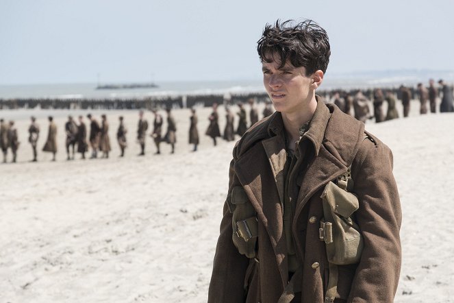 Dunkirk - Z filmu - Fionn Whitehead