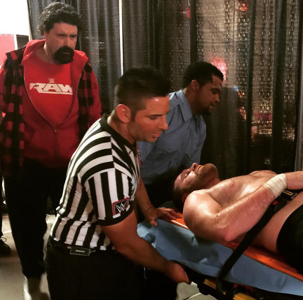 WWE Monday Night RAW - De filmagens - Mick Foley, Rami Sebei