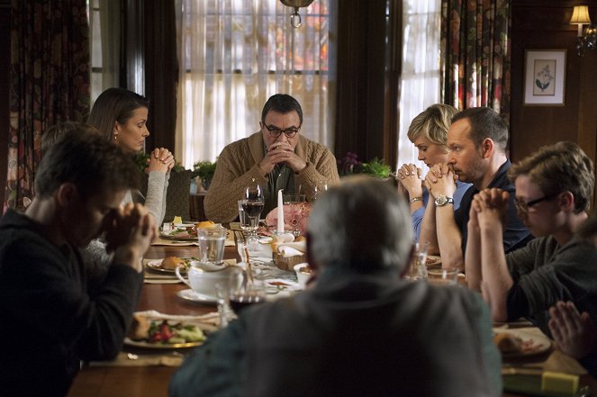 Blue Bloods - Crime Scene New York - Sins of the Father - Photos - Bridget Moynahan, Tom Selleck, Donnie Wahlberg