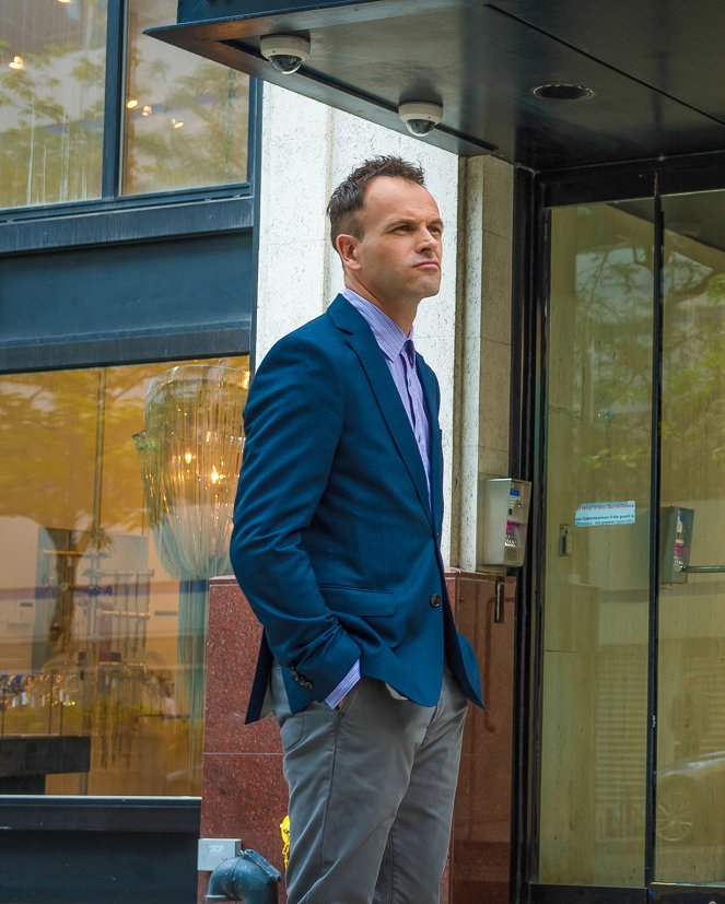 Elementary - Season 3 - Just a Regular Irregular - Photos - Jonny Lee Miller