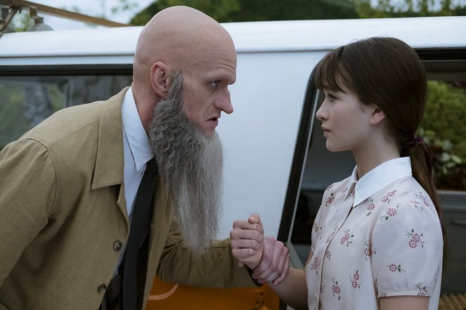 A Series of Unfortunate Events - The Reptile Room: Part Two - Photos - Neil Patrick Harris, Malina Weissman