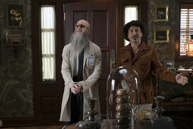 A Series of Unfortunate Events - Season 1 - The Reptile Room: Part Two - Photos - Neil Patrick Harris, Aasif Mandvi