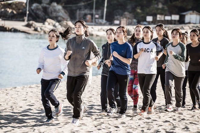 Run-off - Photos - Ji-hee Jin, Soo-ae, Ye-won Kim