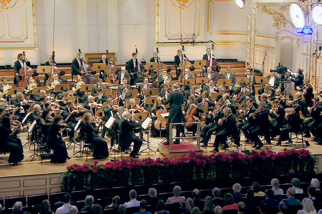 Thomas Hengelbrock und das NDR Elbphilharmonie Orchester - Johannes Brahms Symphonien Nr. 1 und 2 - De la película