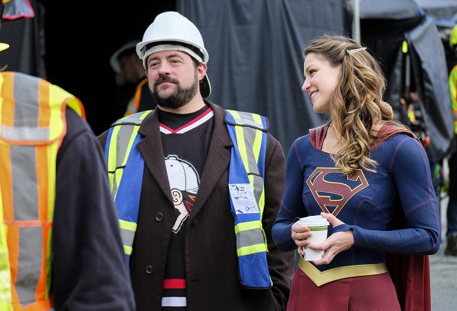 Supergirl - Supergirl Lives - Van de set - Kevin Smith, Melissa Benoist