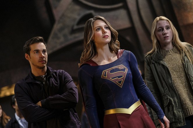 Supergirl - Supergirl Lives - Photos - Chris Wood, Melissa Benoist, Harley Quinn Smith