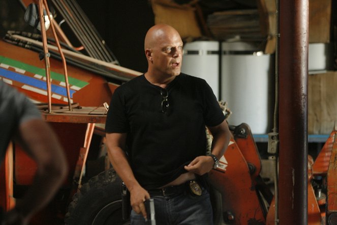 The Shield - Genocide - Photos - Michael Chiklis