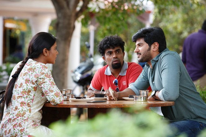 Jomonte Suvisheshangal - Do filme - Jacob Gregory, Dulquer Salmaan