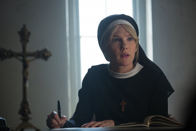 American Horror Story - Orphans - Photos - Lily Rabe