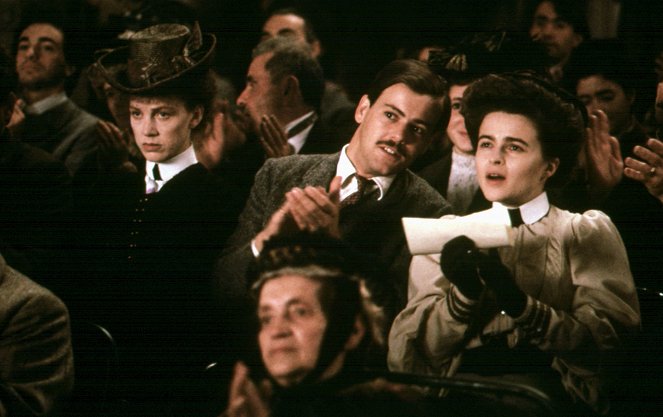 Kam se i andělé bojí vstoupit - Z filmu - Rupert Graves, Helena Bonham Carter