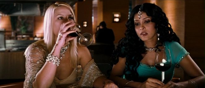 Marigold - Z filmu - Ali Larter, Nandana Sen