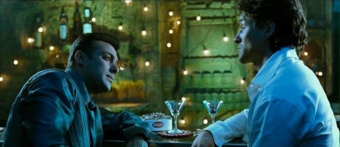 Marigold - De la película - Salman Khan, Ian Bohen