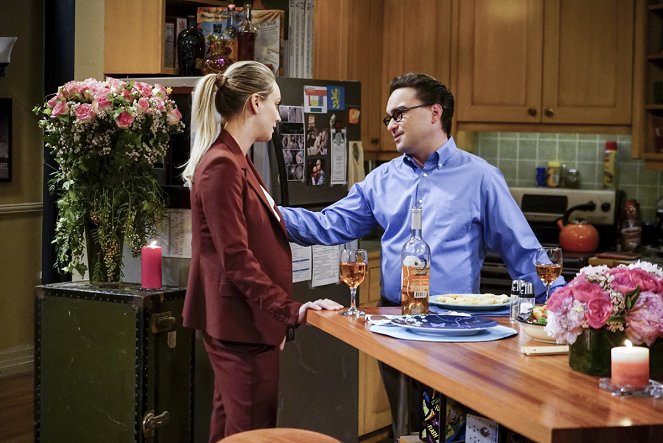The Big Bang Theory - The Romance Recalibration - Photos - Kaley Cuoco, Johnny Galecki