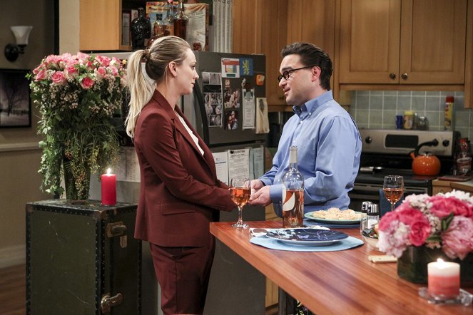 The Big Bang Theory - The Romance Recalibration - Photos - Kaley Cuoco, Johnny Galecki