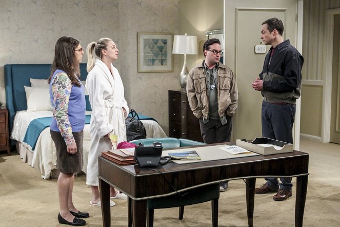 The Big Bang Theory - The Romance Recalibration - Photos - Mayim Bialik, Kaley Cuoco, Johnny Galecki, Jim Parsons